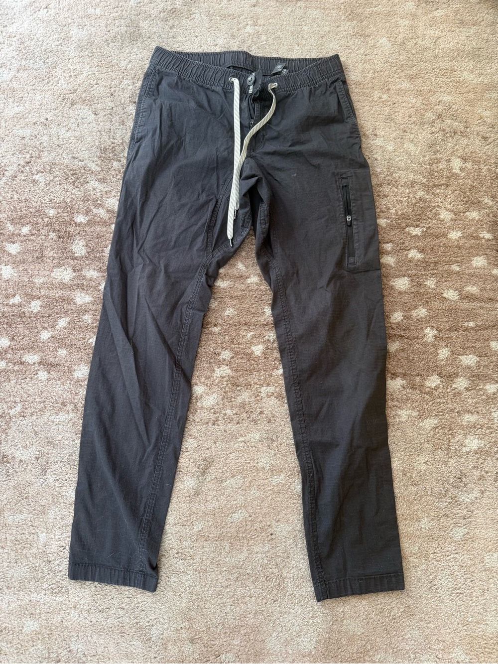 Vuori Men's Black Cargo Drawstring Pants